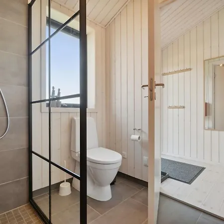 Enisa - 800m From The Sea By Interhome
